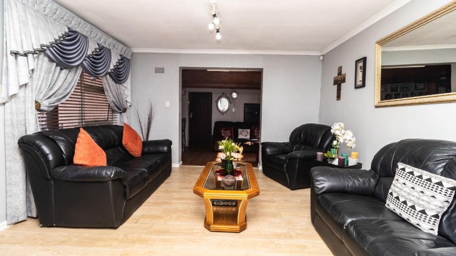 3 Bedroom Property for Sale in Highbury Western Cape